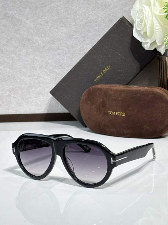 Picture of Tom Ford Sunglasses _SKUfw77318249fw
